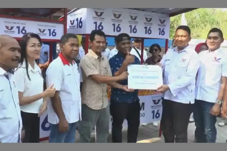 Partai Perindo Serahkan...
