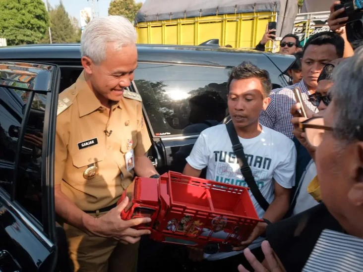 Angkat Ganjar sebagai...
