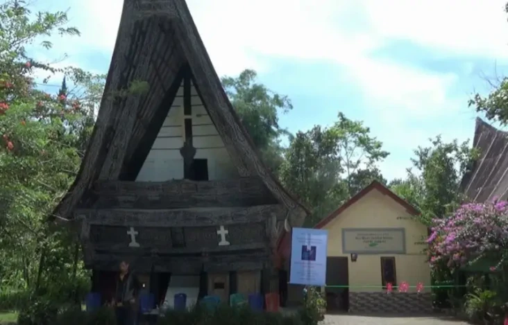 Resmikan Rumah Doa Toba,...
