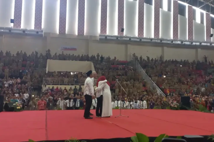 Pelukan Hangat dan Air...