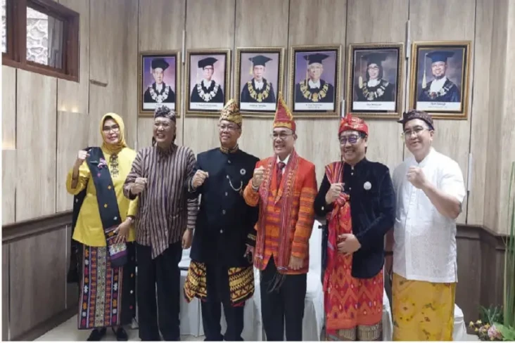 3 Rekor MURI Jadi Kado...