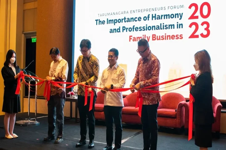Pendapatan Bisnis Keluarga...