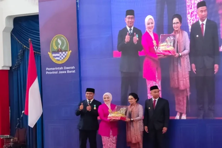 Ridwan Kamil Kenalkan...