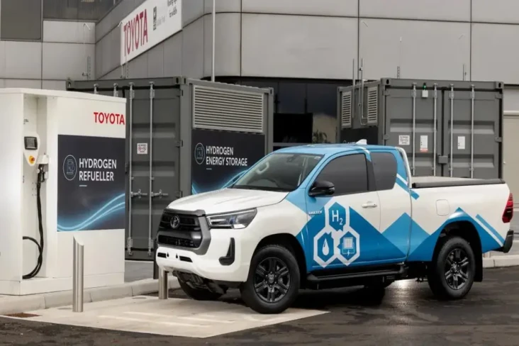 Toyota Luncurkan Pikap...