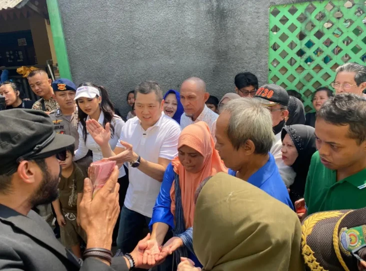 Berikan Bantuan kepada...