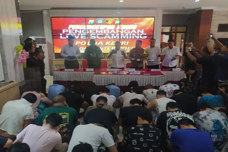 Terlibat Pemerasan Video...