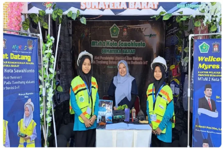 Siswi MTsN 2 Sawahlunto...