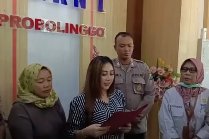 Bayangkari Cantik Selebritis...