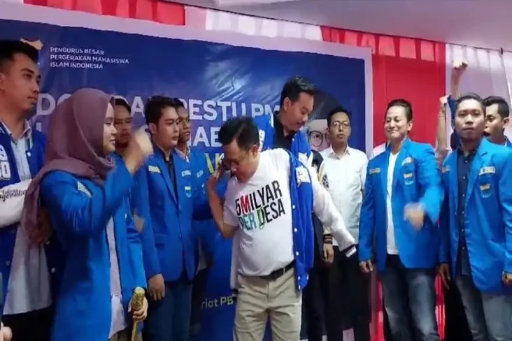 PB PMII Beri Mandat...