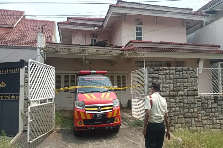 Sebulan Tak Keluar Rumah,...