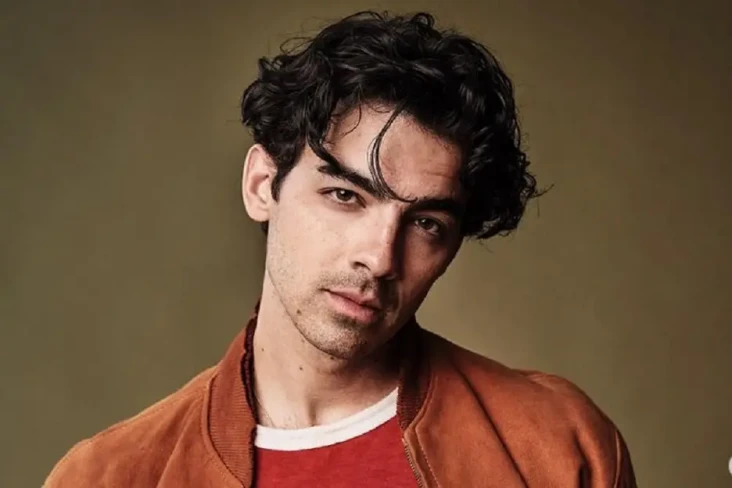 Joe Jonas Akui Tidak...