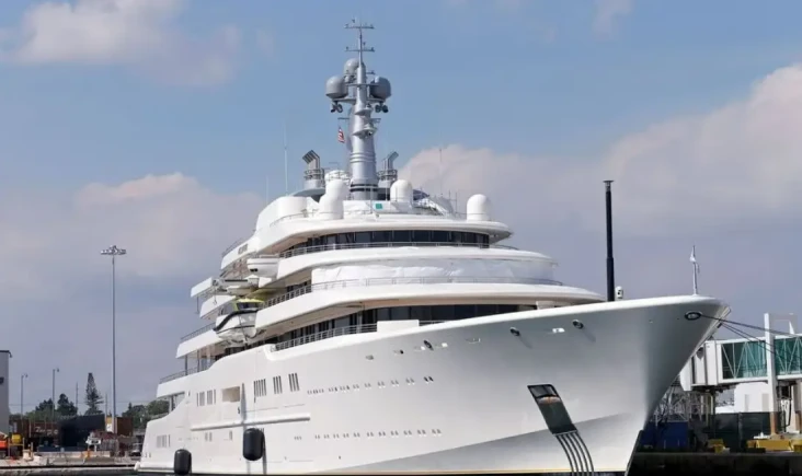 4 Superyacht Termahal...
