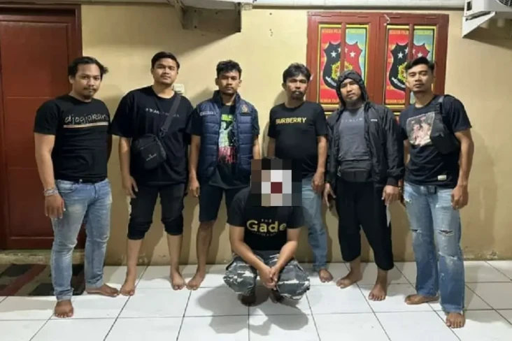 Ancam Sebar Video Pasangan...