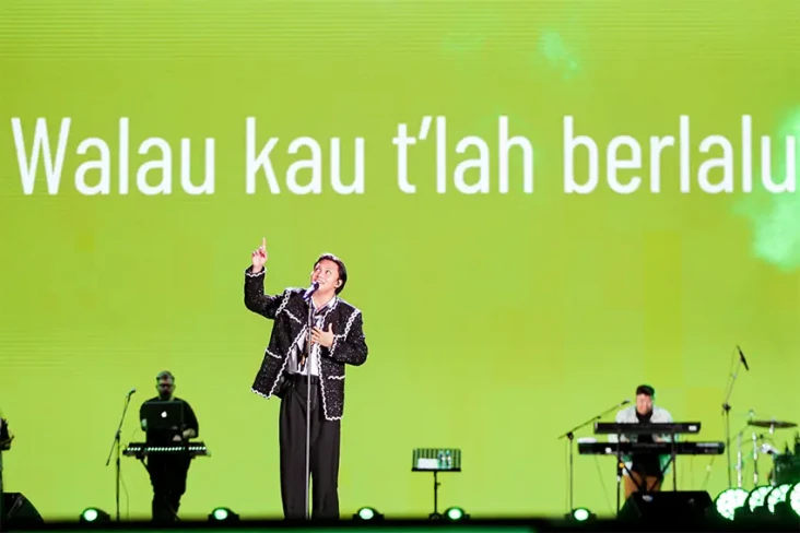 Buka Penampilan dengan...