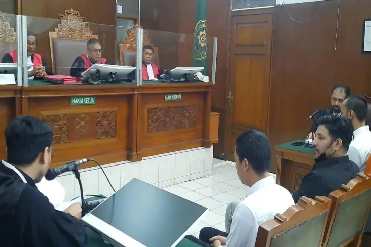 Ammar Zoni Dituntut...