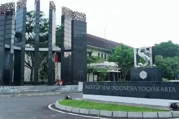 Apakah Kampus ISI Termasuk...