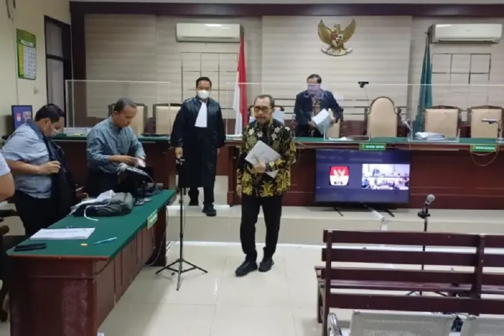 Kasus Suap Dana Hibah,...