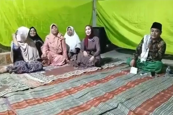Hadiri Istigasah di...