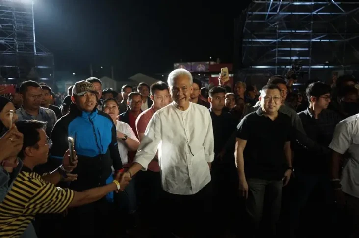 Ganjar Datang ke Konser...