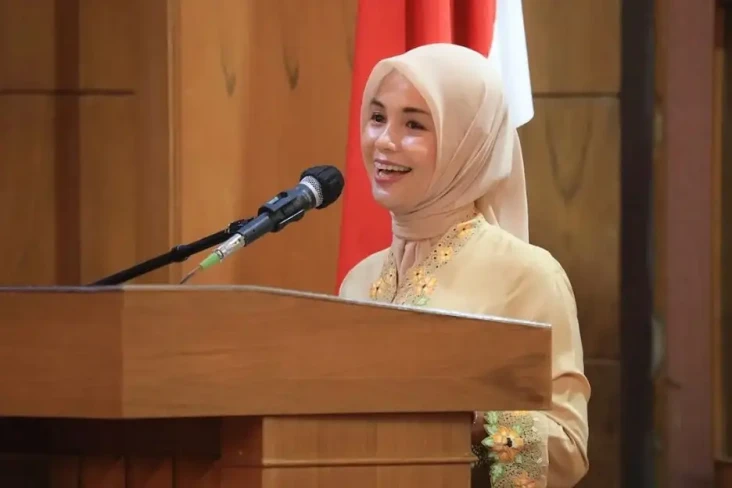 Sama-sama Alumni UGM,...