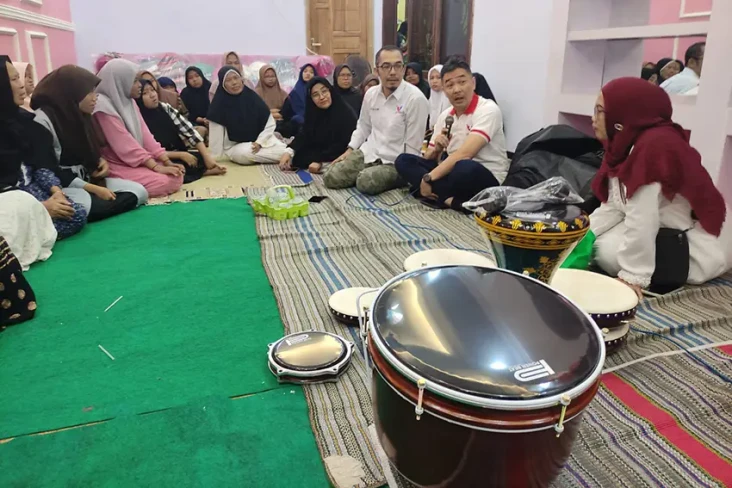 Perindo Salurkan Perangkat...
