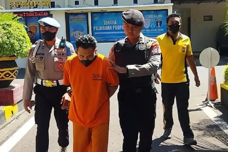 Modus Bisikan Kalimat...