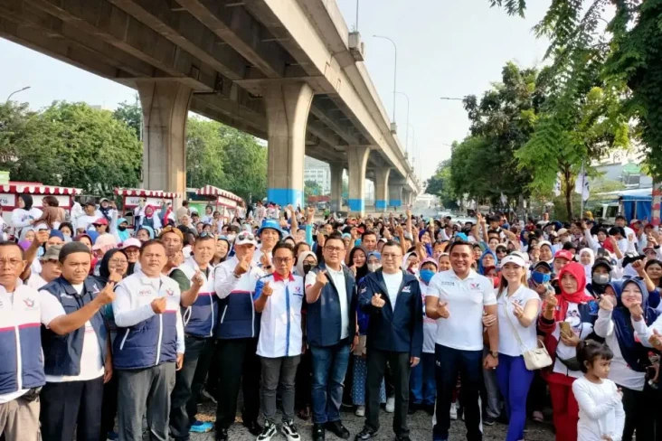 Ratusan Warga Antusias...