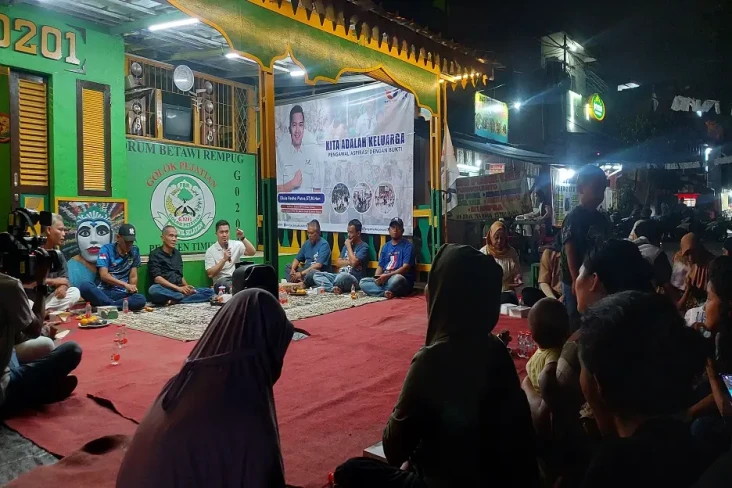 Sambangi Warga Pejaten...