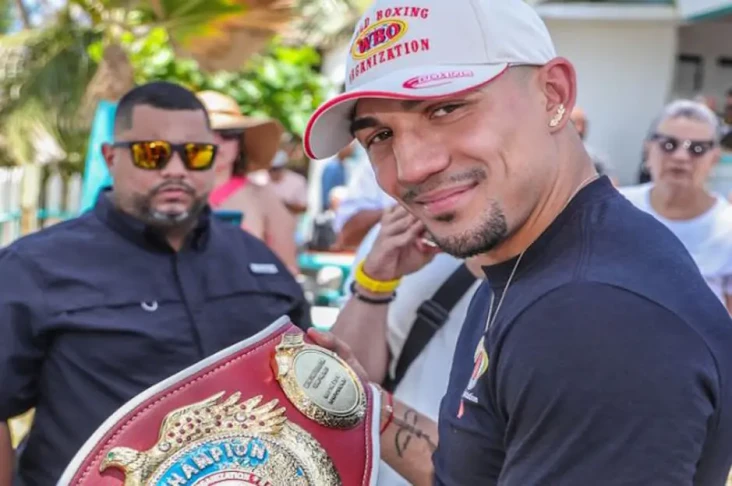 Teofimo Lopez Ditahbiskan...