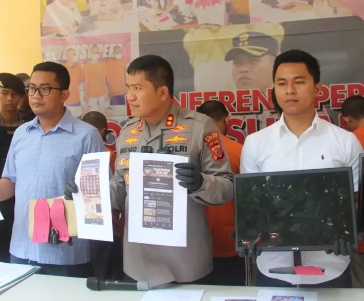 Promosikan Judi Online,...