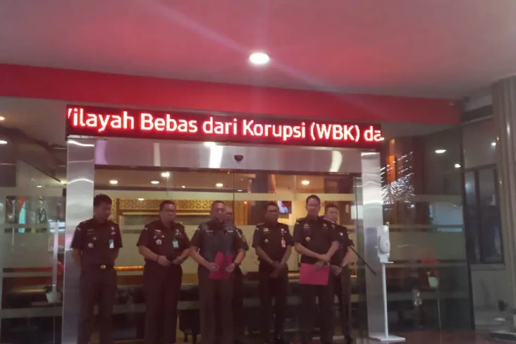 Kejagung Tetapkan 3...