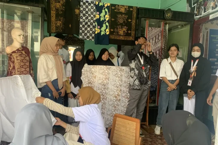Peduli UMKM, Orang Muda...
