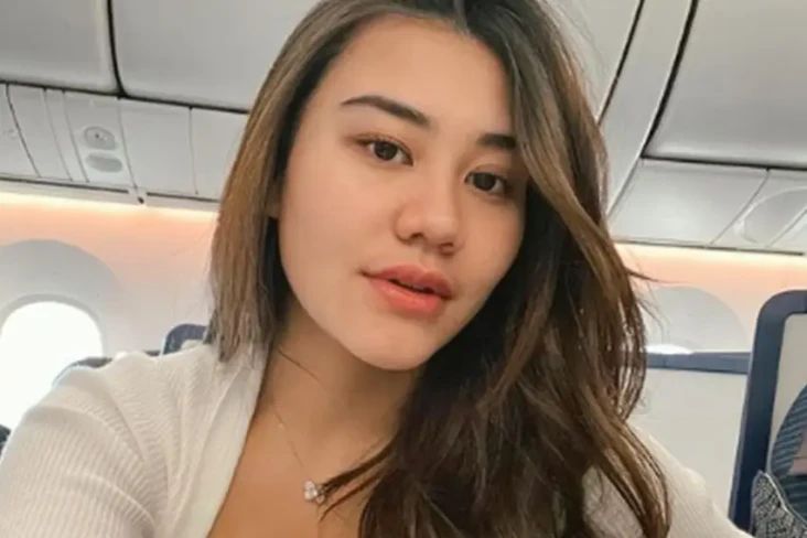 Aaliyah Massaid dan...