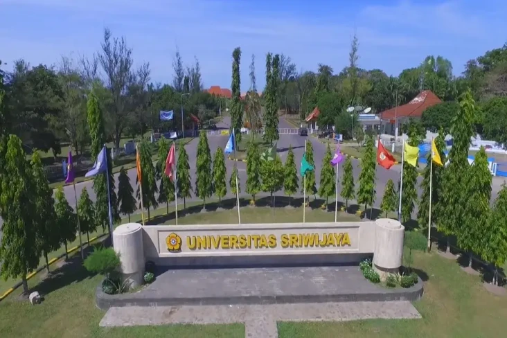 10 Universitas dengan...