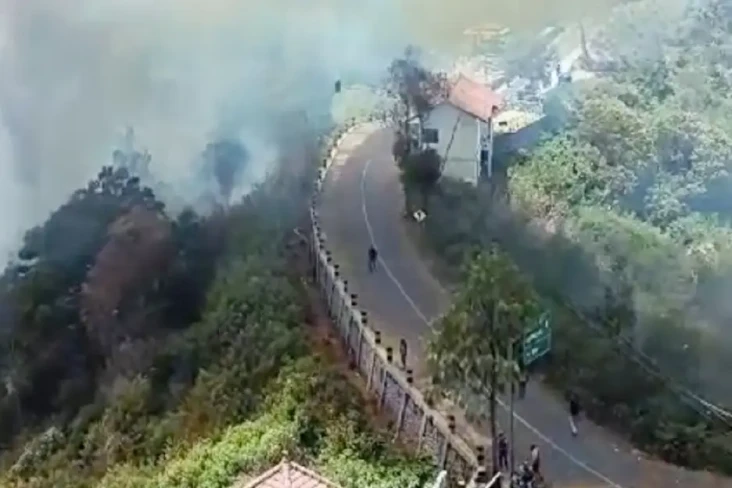 Viral Penampakan Kepulan...