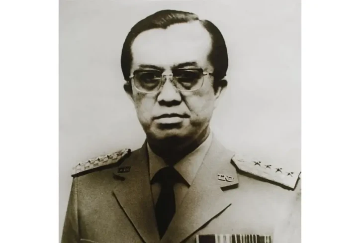 Mengenal Makmun Murod,...