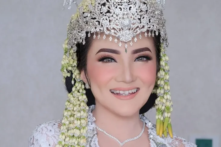 Kiki Amalia Hamil Anak...