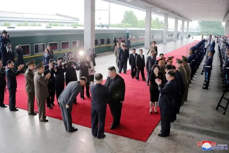 Kim Jong-un Tiba di...