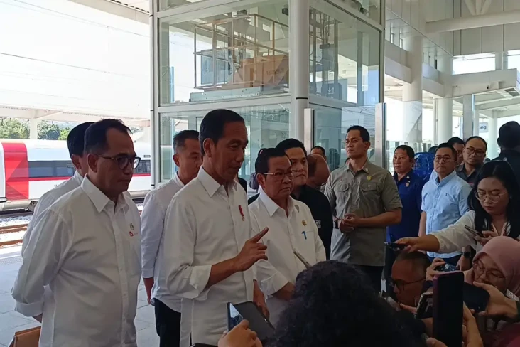 Uji Coba Kereta Cepat...