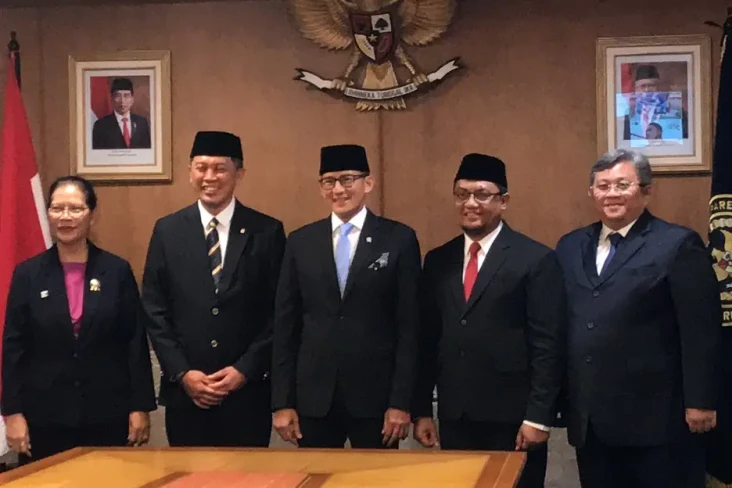 Sandiaga Lantik Direktur...