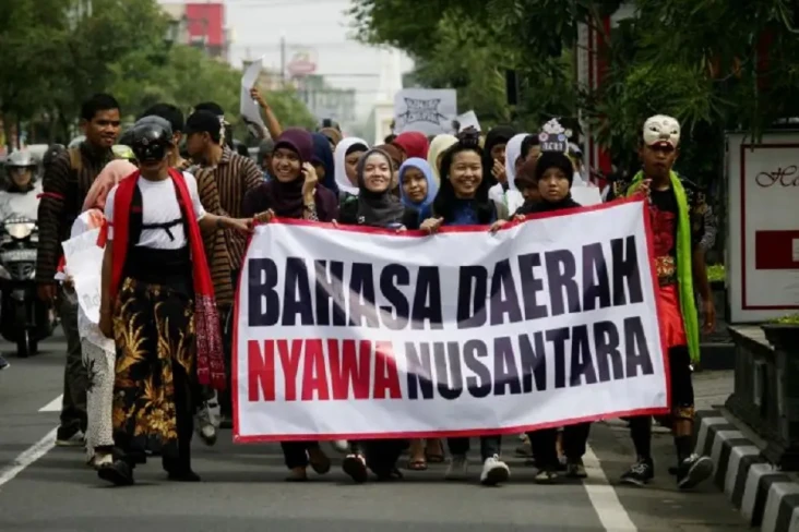 BPS: Bahasa Daerah Paling...