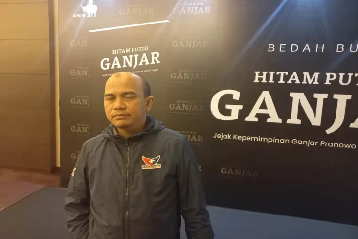 Bedah Buku Hitam Putih...