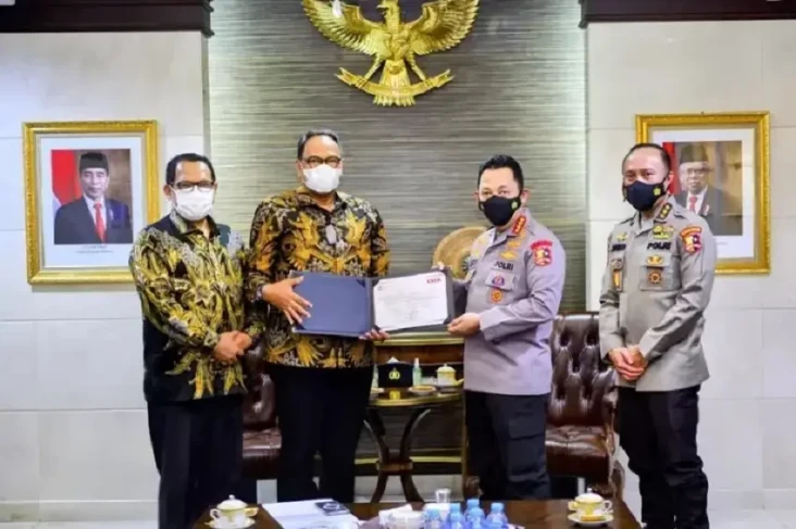 Perwira Tinggi Bergelar...