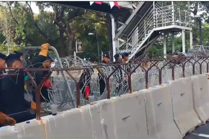 Demo Buruh di Patung...