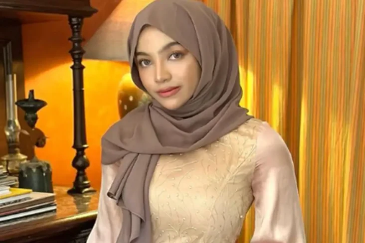 Foto Seksi Tanpa Hijab...