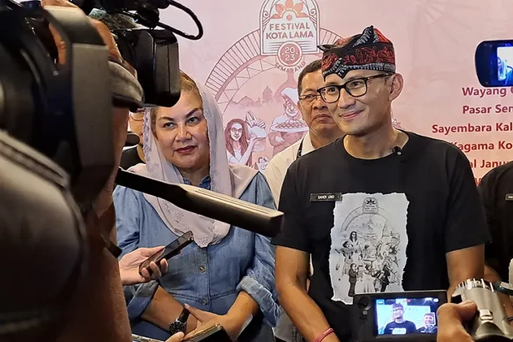 Sandiaga Uno Balas Pantun...