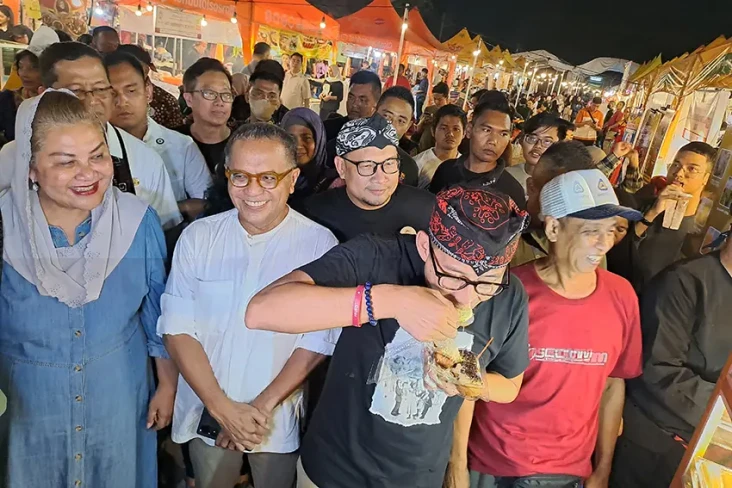 Kunjungi Pasar Sentiling...