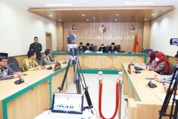 Putusan Bawaslu, KPU...