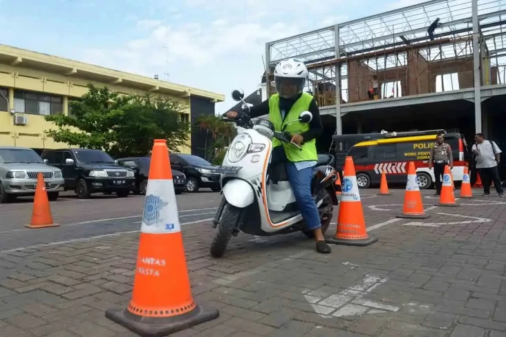 Wah, Ujian Praktik SIM...