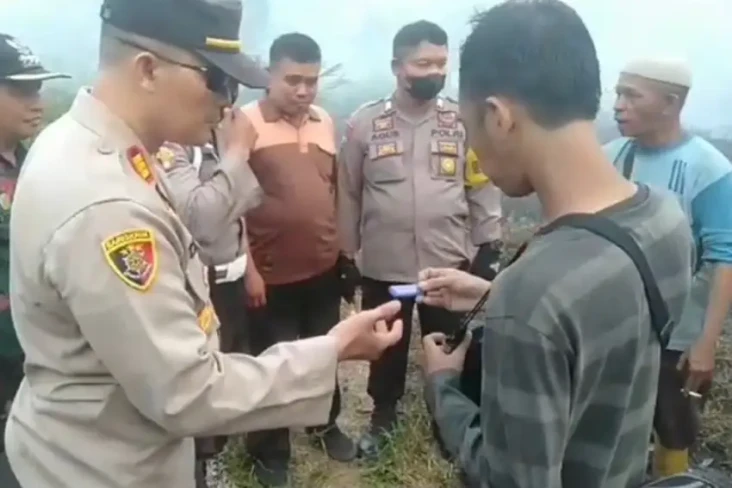 Nekat Bakar Kebun 5...